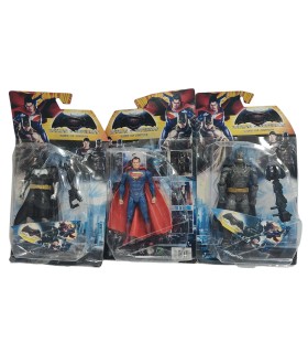Герои Batman V Supermen с оружием на блистере 7086